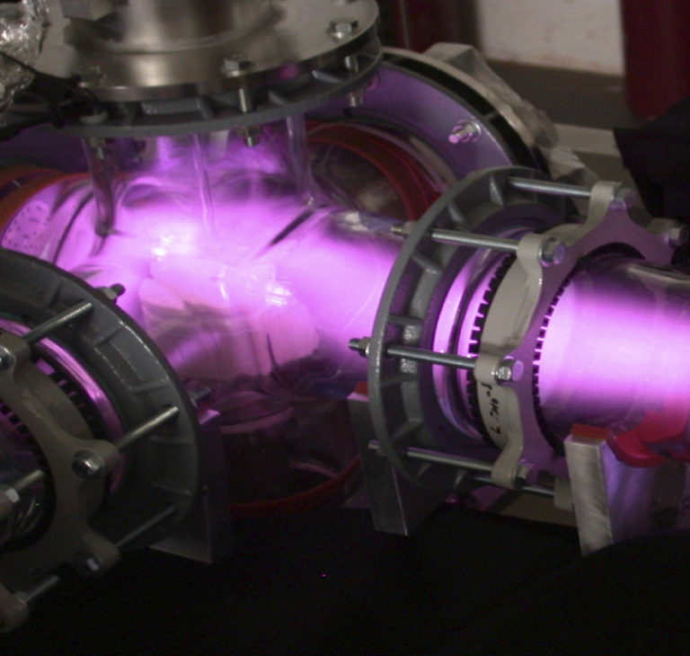 Electrons, not ions, provide superior plasma etching of nanoscale