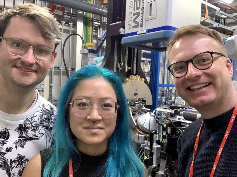 rom left, Dr Benjamin M. Gallant, Dr Esther Y.H. Hung and Dr Harry C. Sansom conducting single crystal X-ray diffraction measurements on the new piezoelectric material using synchrotron radiation at the Diamond Light Source, Oxfordshire, UK. 