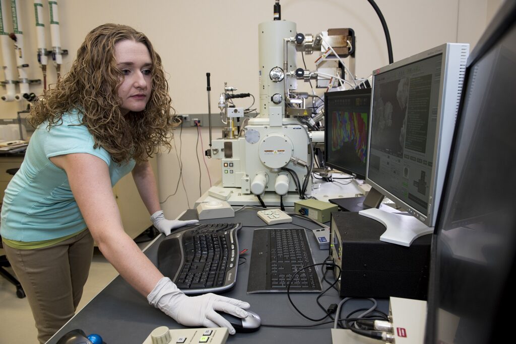 Scientist Nicole Overman uses the Scanning Electron Microscope (SEM) for surface microstructure and chemical analysis of structural and nuclear materials.